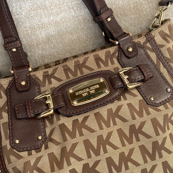 Michael Kors handbag - Picture 2 of 9